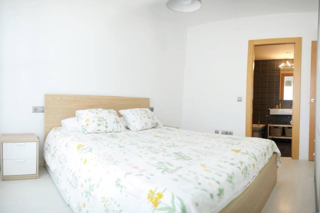 Apartamento Diseno A Cien Metros Del Mar. Torredembarra Bagian luar foto